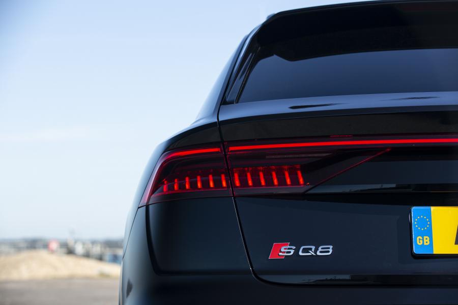 Детали экстерьера Audi SQ8 TDI 2019 года  (UK) (фото 4 из 40)